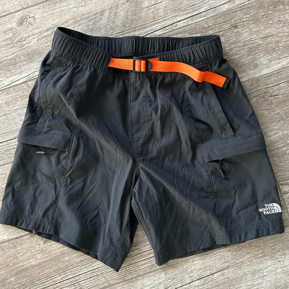 North Face belted shorts men’s small
